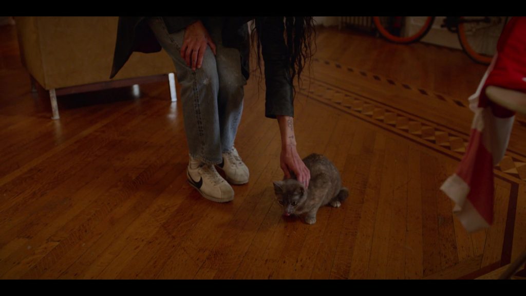 Nike Sneakers Worn by Zoë Kravitz as Rob in High Fidelity Season 1 Episode 4 “Good Luck and Goodbye” (2020) (Image 2)