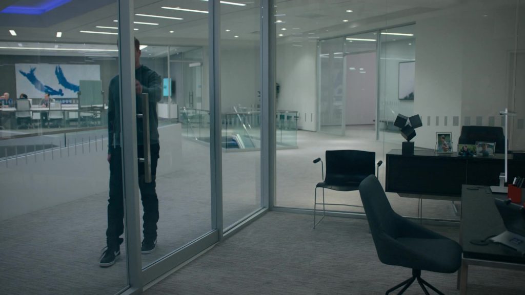 Nike Sneakers Worn by by Damian Lewis (Bobby Axelrod) in Billions – Season 4 Episode 5, A Proper Sendoff (2019) (Image 4)