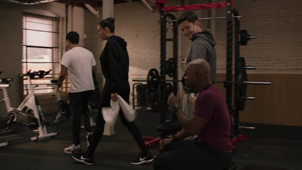 Nike Sneakers in 9-1-1 - Lone Star S04E07 “Tommy Dearest” (2023) (Image 1)