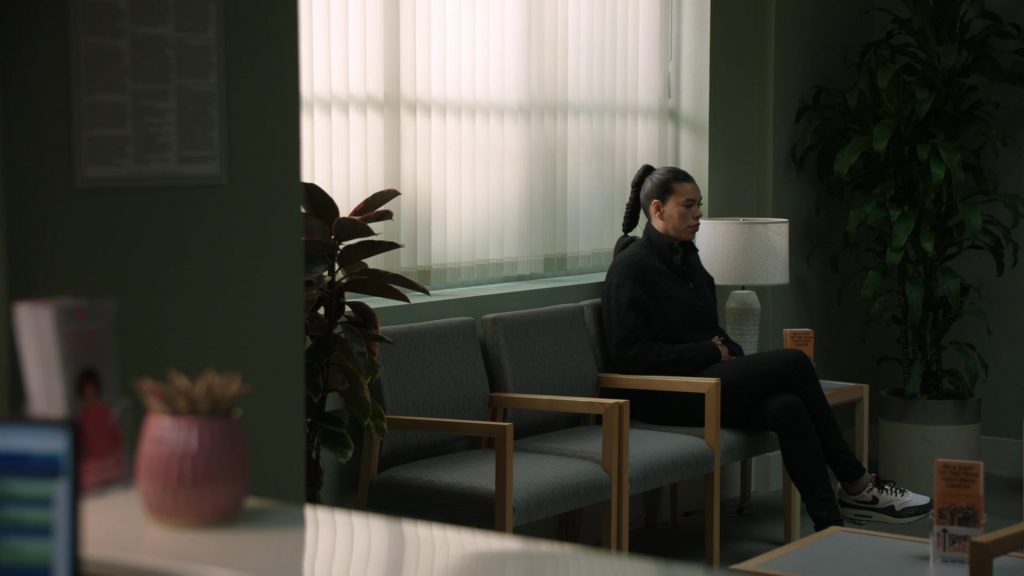 Nike Sneakers in 9-1-1 – Lone Star S05E06 “Naked Truth”(2024) (Image 1)