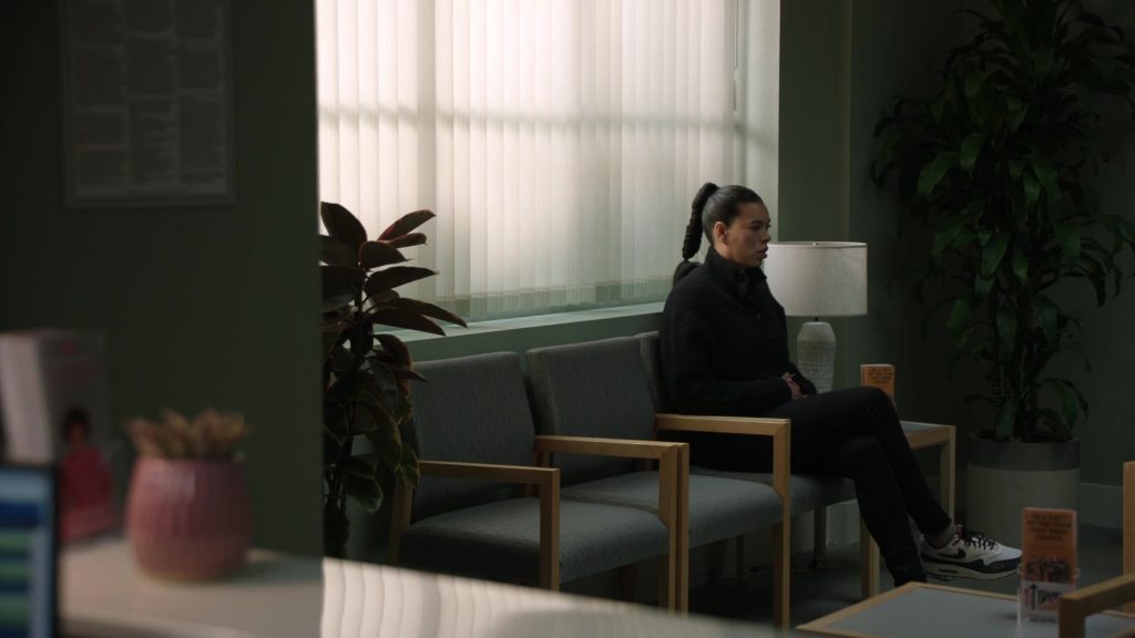 Nike Sneakers in 9-1-1 – Lone Star S05E06 “Naked Truth”(2024) (Image 9)