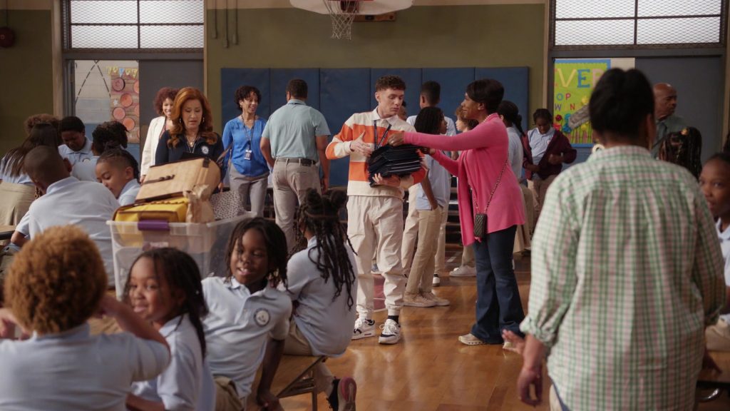 Nike Sneakers in Abbott Elementary S03E13 “Smith Playground” (2024) (Image 12)