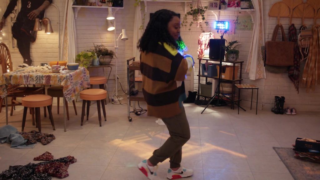 Nike Sneakers in Abbott Elementary S03E14 “Party” (2024) (Image 2)