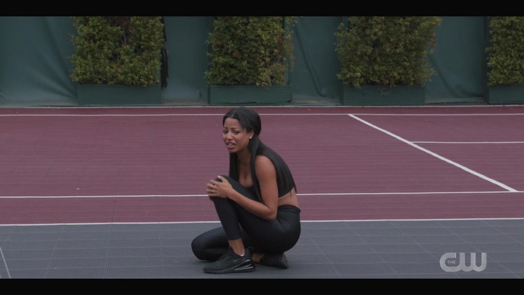 Nike Sneakers in All American - Homecoming S02E08 “Rock the Boat” (2023) (Image 2)
