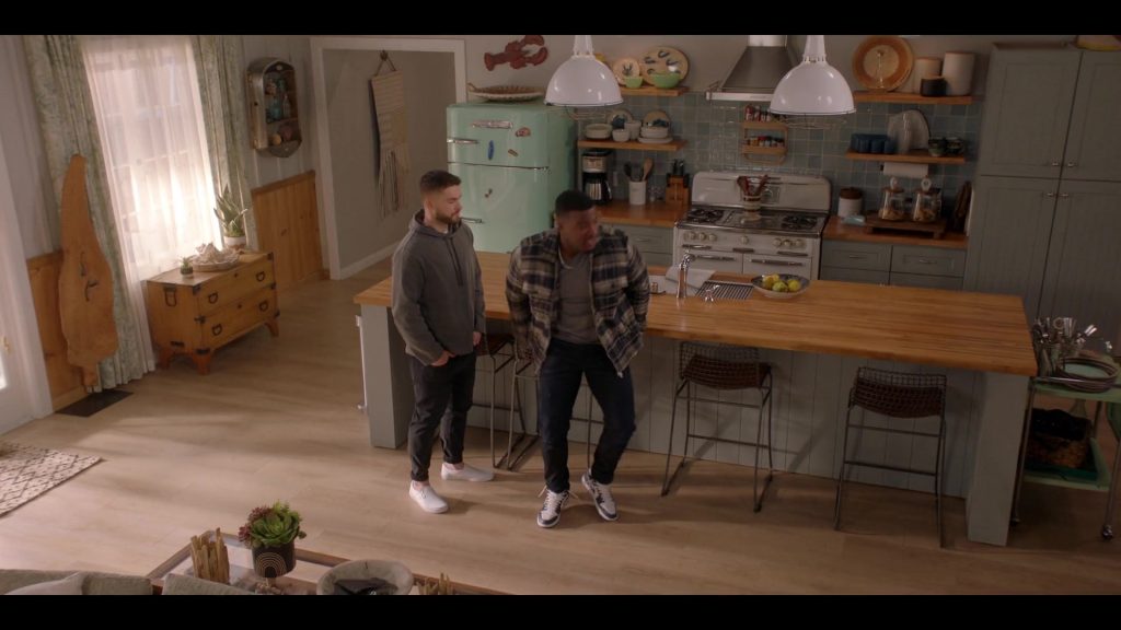 Nike Sneakers in All American S06E13 “Victory Lap” (2024) (Image 2)