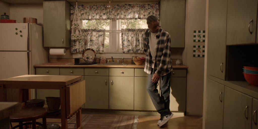Nike Sneakers in All American S07E03 “Ante Up” (2025) (Image 6)