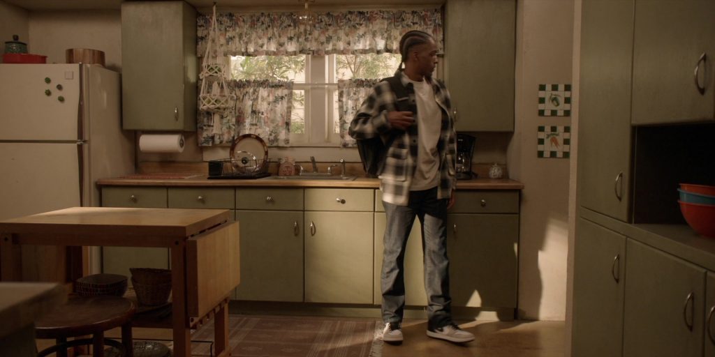 Nike Sneakers in All American S07E03 “Ante Up” (2025) (Image 7)