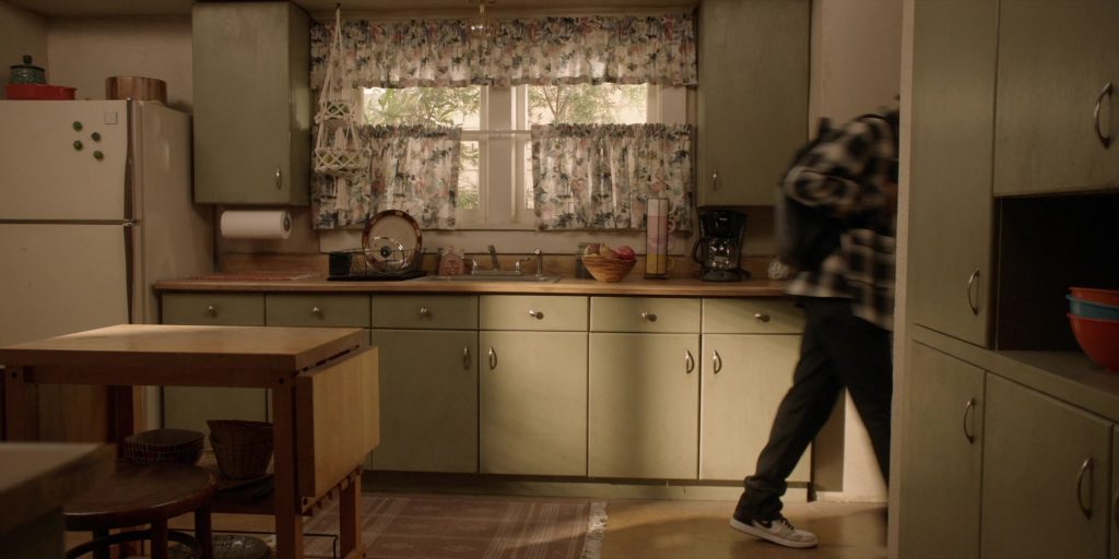 Nike Sneakers in All American S07E03 “Ante Up” (2025) (Image 8)