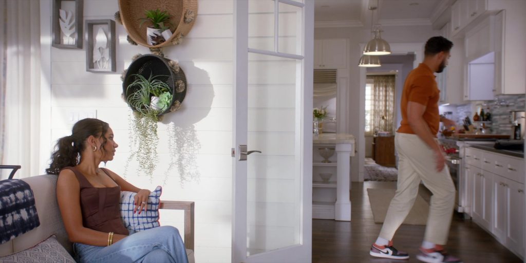 Nike Sneakers in All American S07E03 “Ante Up” (2025) (Image 9)