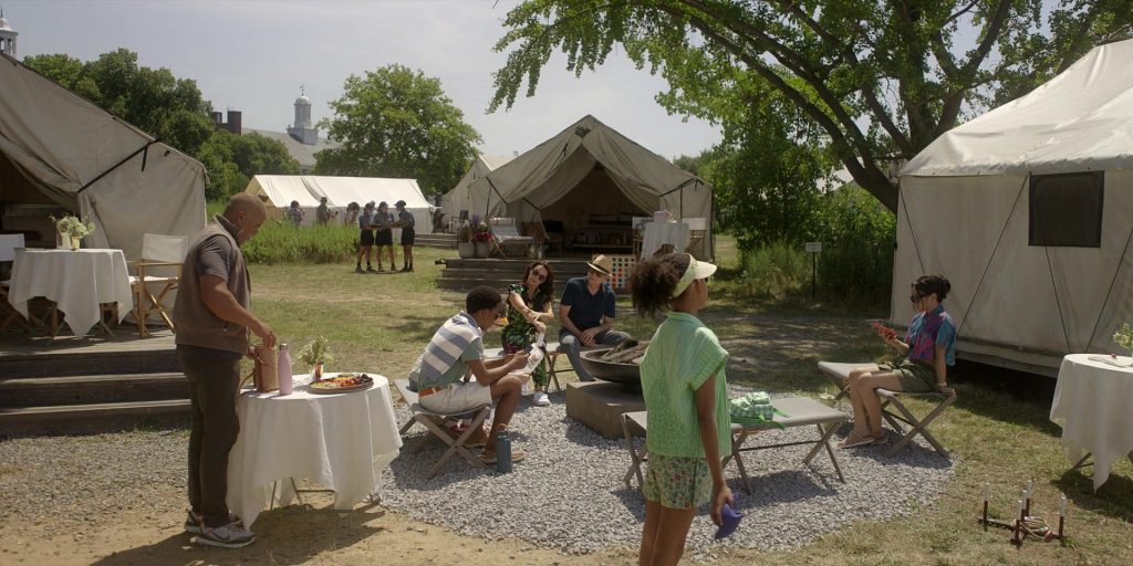 Nike Sneakers in And Just Like That S03E05 “Under the Table” (2025) (Image 1)