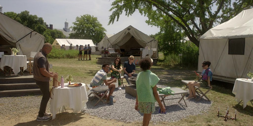 Nike Sneakers in And Just Like That S03E05 “Under the Table” (2025) (Image 3)