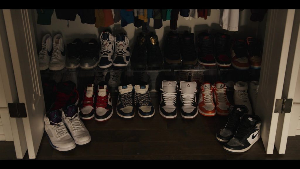 Nike Sneakers in Bel-Air S04E03 “What Are You Doing for Thanksgiving” (2025) (Image 1)