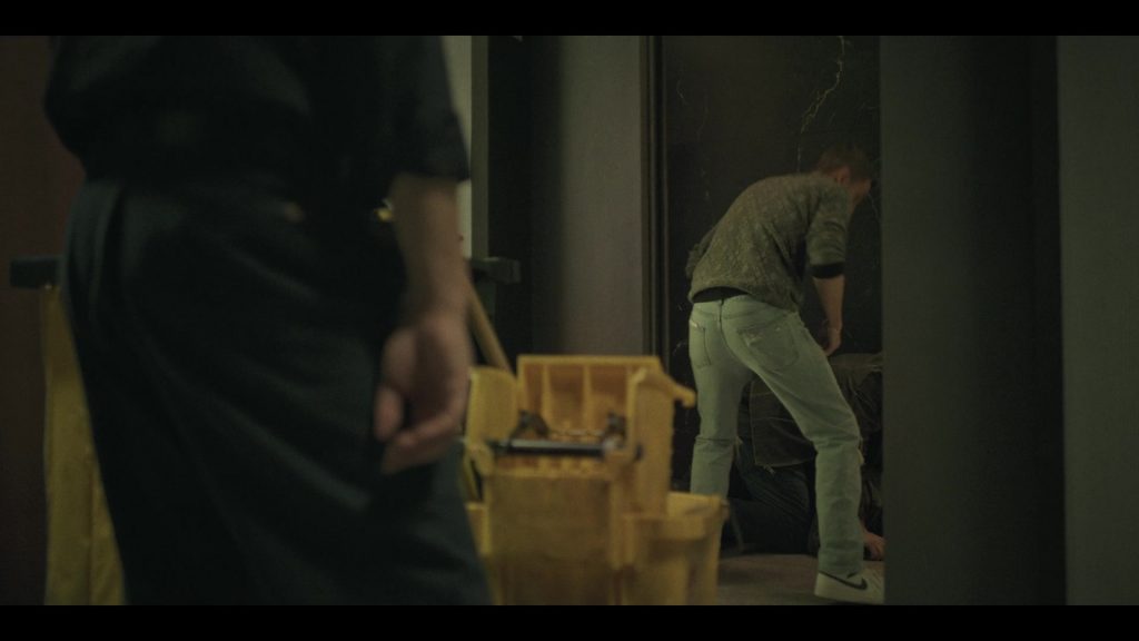 Nike Sneakers in Black Rabbit S01E02 “The Black Rabbits” (2025) (Image 6)
