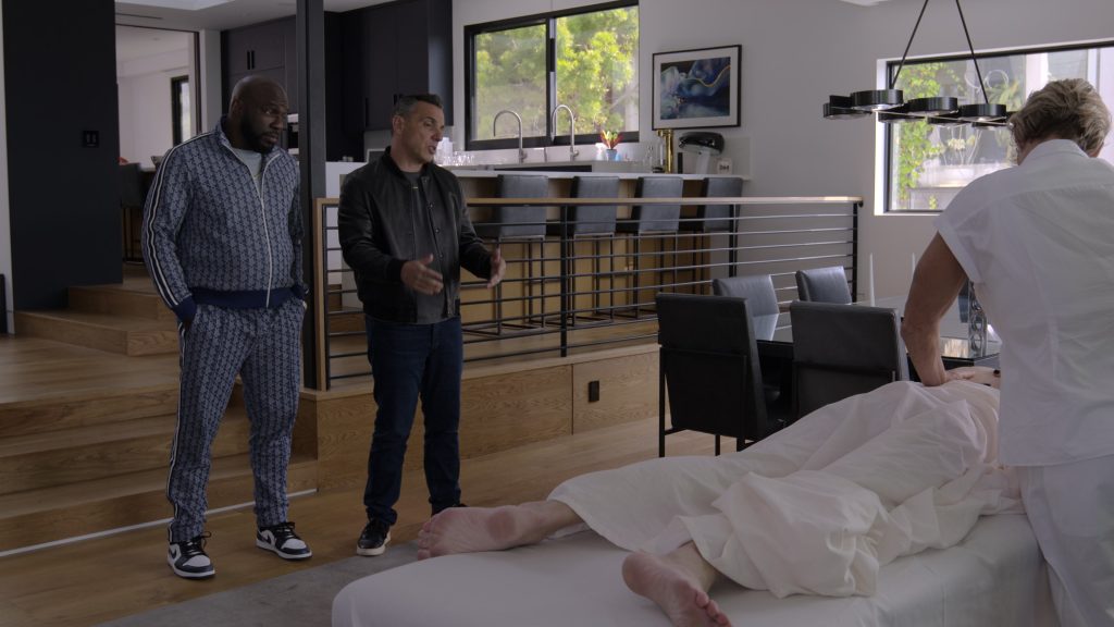 Nike Sneakers in Bookie S02E07 “Sphincter Money” (2025) (Image 1)