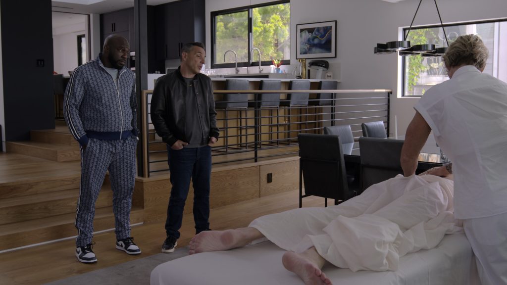 Nike Sneakers in Bookie S02E07 “Sphincter Money” (2025) (Image 4)