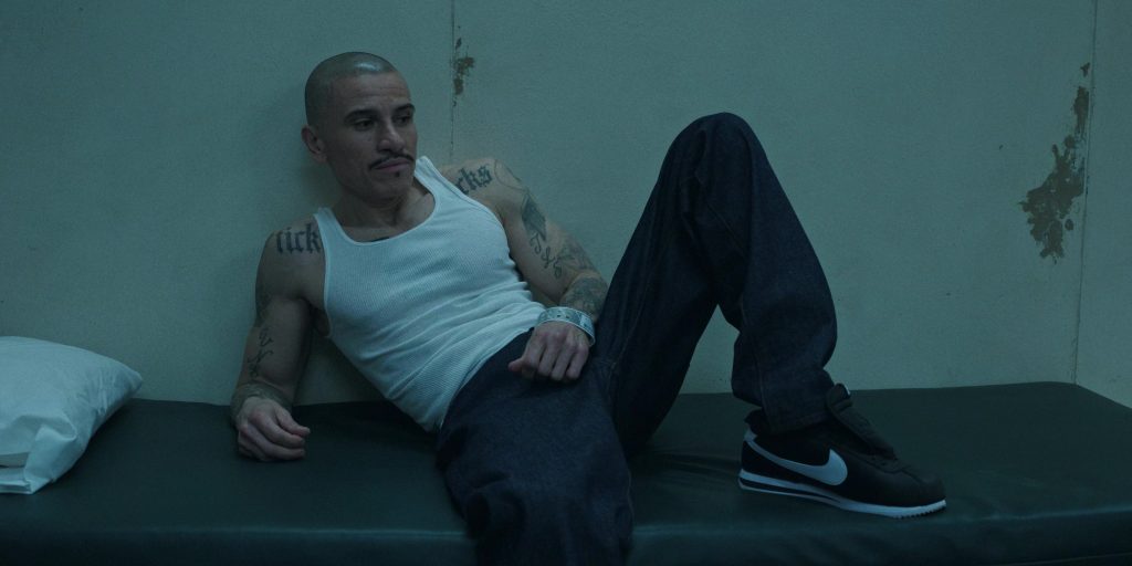 Nike Sneakers in Bosch Legacy S03E06 “Broken Order” (2025) (Image 1)