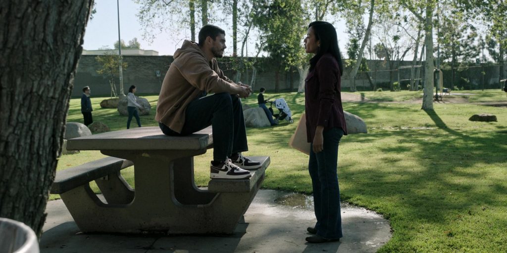Nike Sneakers in Bosch Legacy S03E07 “Welcome To The Other Side” (2025) (Image 8)