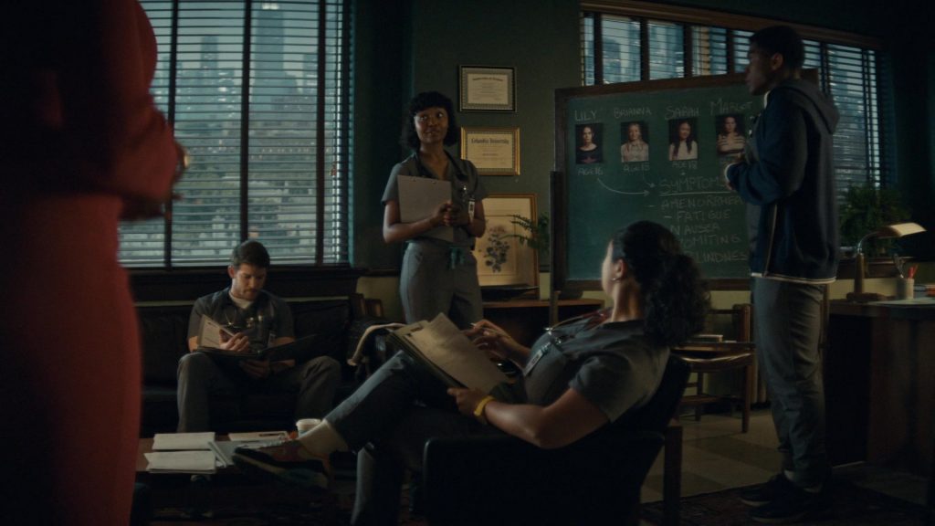 Nike Sneakers in Brilliant Minds S01E06 “The Girl Who Cried Pregnant” (2024) (Image 3)