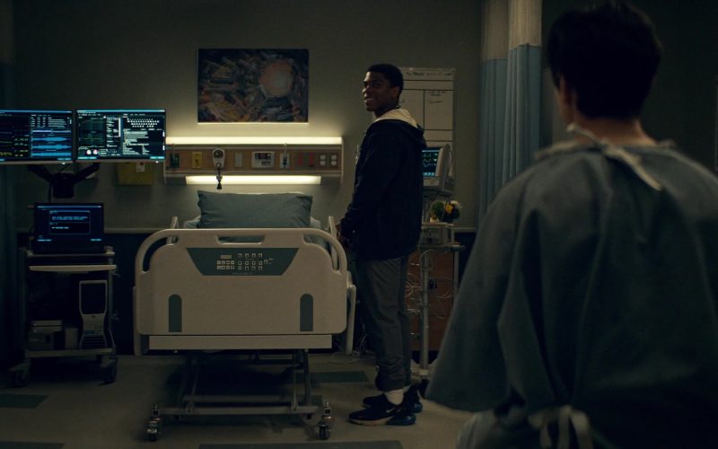 Nike Sneakers in Brilliant Minds S01E07 “The Man From Grozny” (2024) (Image 1)
