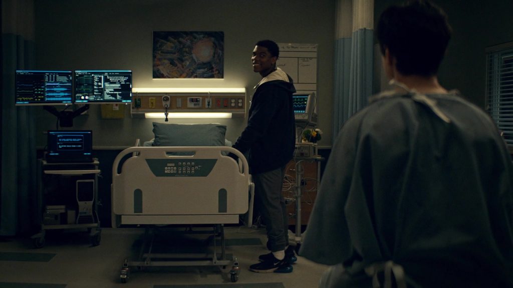 Nike Sneakers in Brilliant Minds S01E07 “The Man From Grozny” (2024) (Image 2)