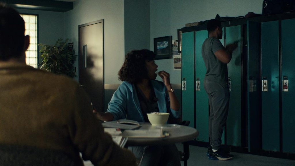 Nike Sneakers in Brilliant Minds S01E08 “The Lovesick Widow” (2024) (Image 3)