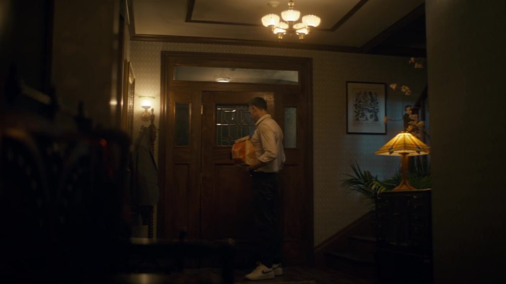Nike Sneakers in Brilliant Minds S01E12 “The Doctor Whose World Collapsed” (2025) (Image 4)