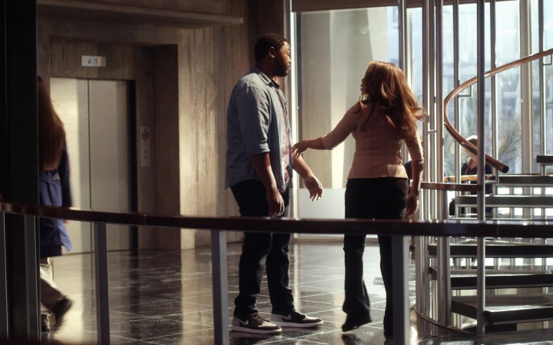 Nike Sneakers in CSI - Vegas S02E07 “Burned” (2022) (Image 1)