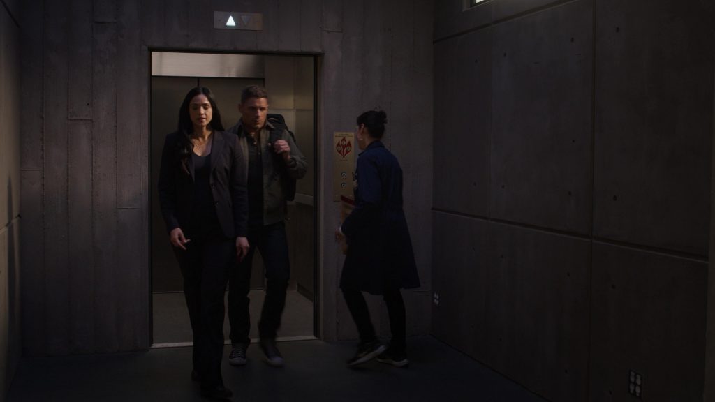 Nike Sneakers in CSI - Vegas S03E05 “It Was Automation” (2024) (Image 6)