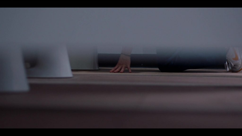 Nike Sneakers in Casualty S39E19 “Internal Affairs” (2025) (Image 2)