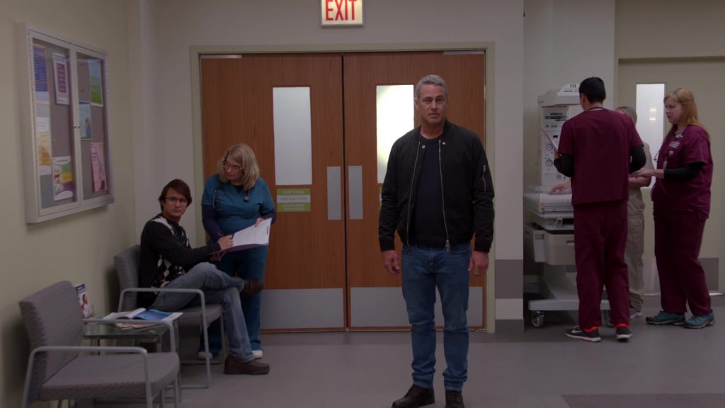 Nike Sneakers in Chicago Fire S13E20 “Cut Me Open” (2025) (Image 2)