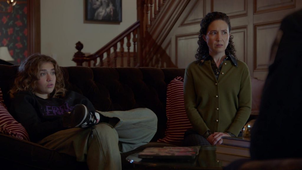 Nike Sneakers in Chicago Fire S14E08 “A Man Possessed” (2026) (Image 1)
