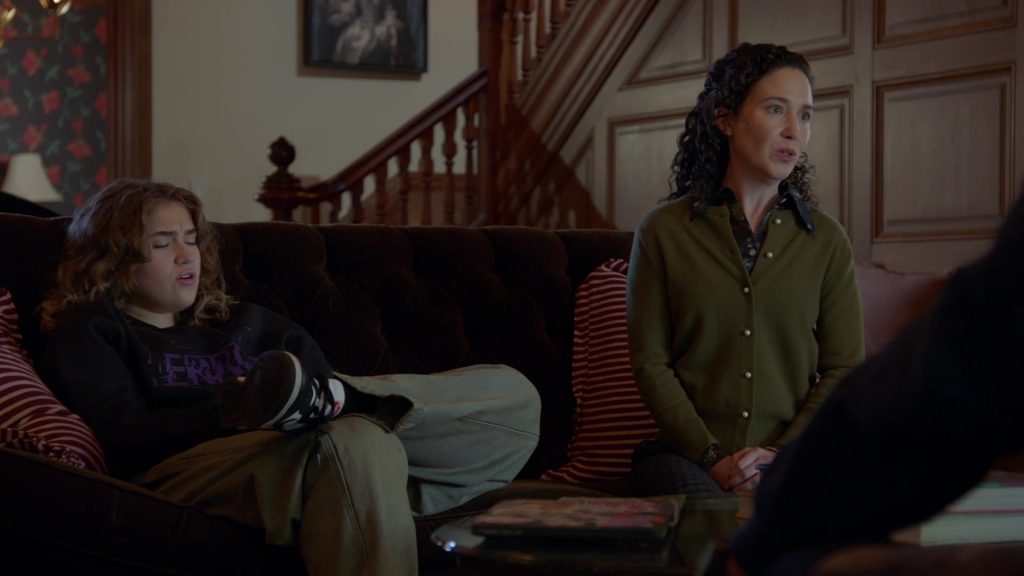 Nike Sneakers in Chicago Fire S14E08 “A Man Possessed” (2026) (Image 4)