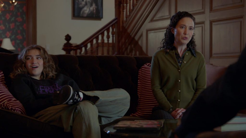 Nike Sneakers in Chicago Fire S14E08 “A Man Possessed” (2026) (Image 5)