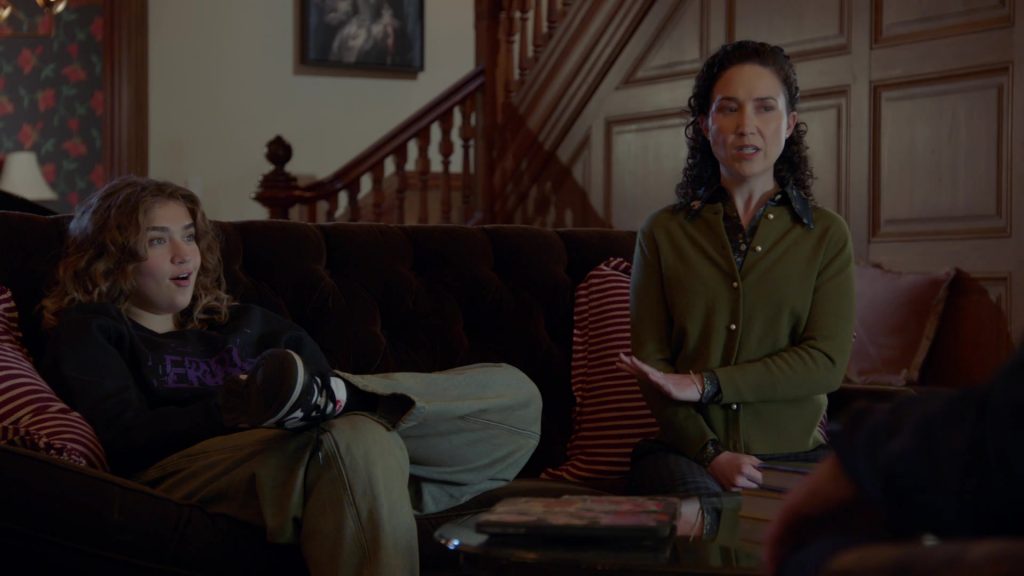 Nike Sneakers in Chicago Fire S14E08 “A Man Possessed” (2026) (Image 8)