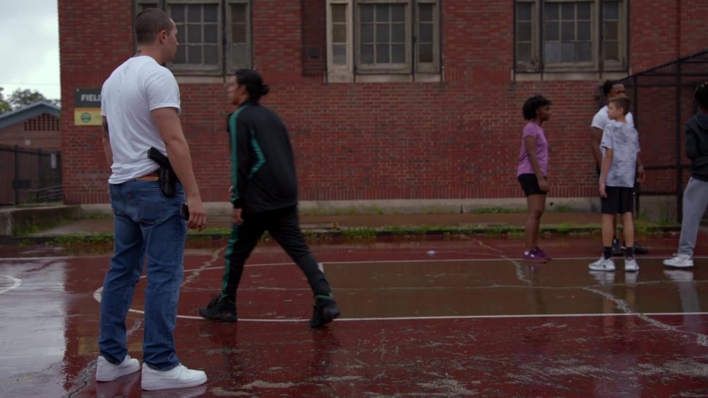 Nike Sneakers in Chicago P.D. S12E02 “Blood Bleeds Blue” (2024) (Image 3)