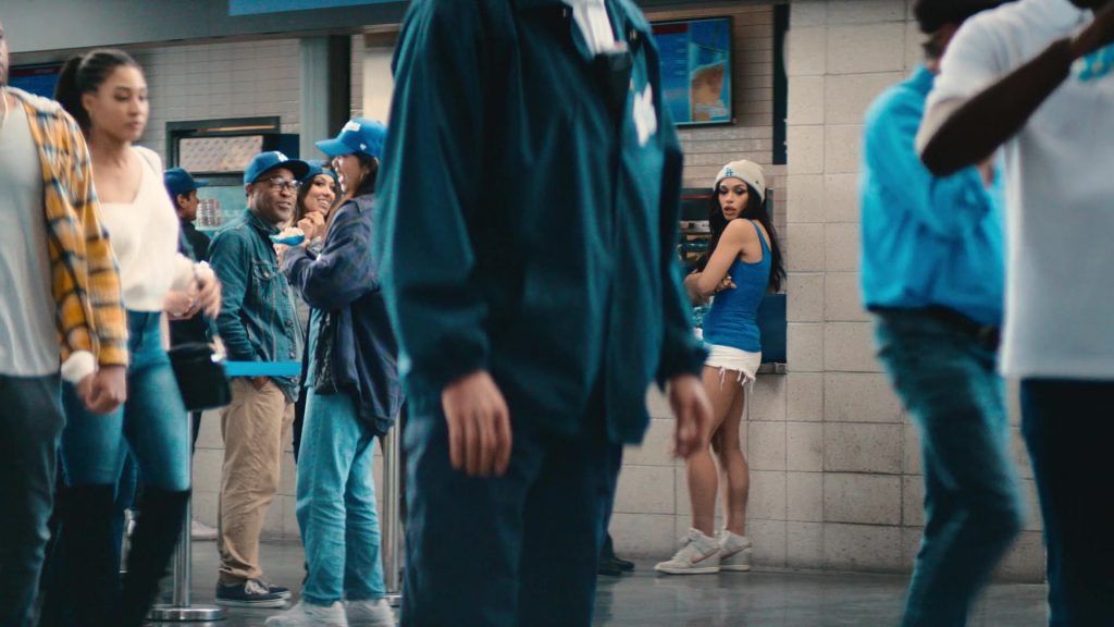 Nike Sneakers in Clipped S01E01 “White Party” (2024) (Image 2)