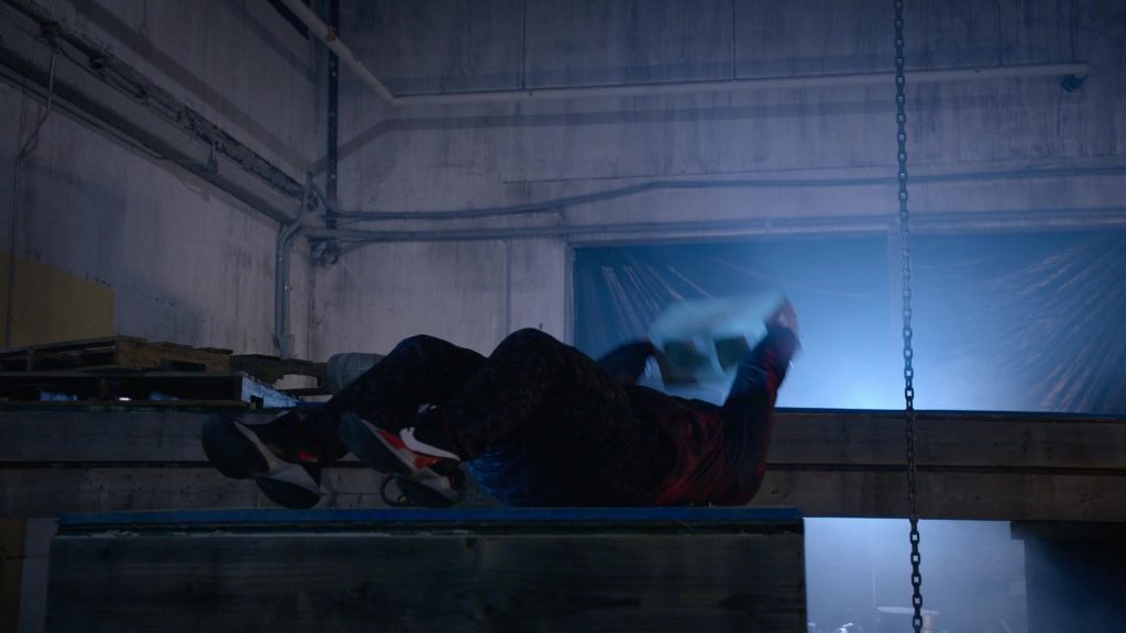 Nike Sneakers in Cobra Kai S04E09 “The Fall” (2021) (Image 1)