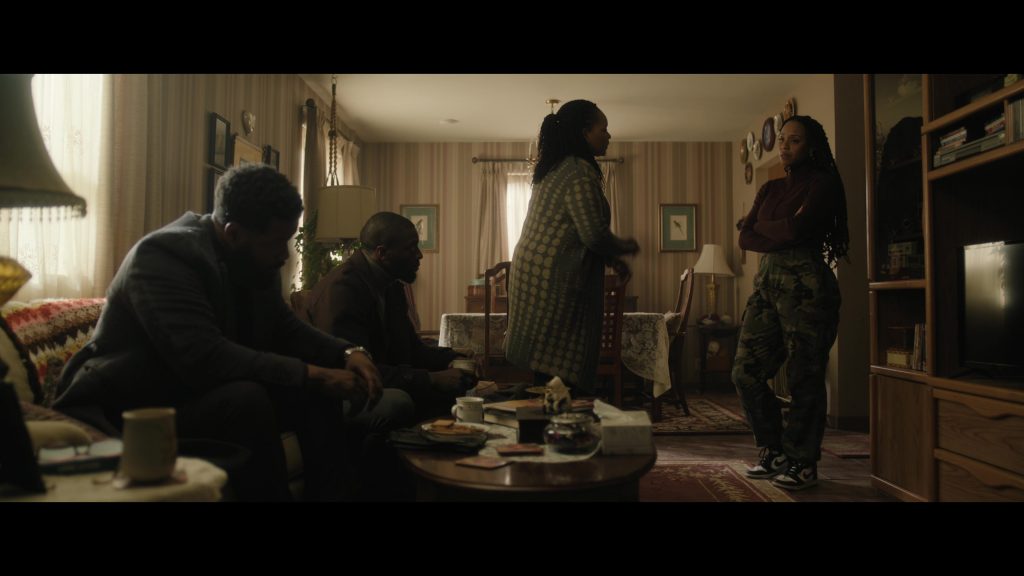 Nike Sneakers in Cross S01E04 “Masks” (2024) (Image 5)