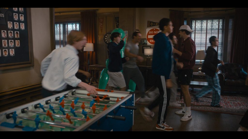 Nike Sneakers in Cruel Intentions S01E06 “Zeta” (2024) (Image 1)