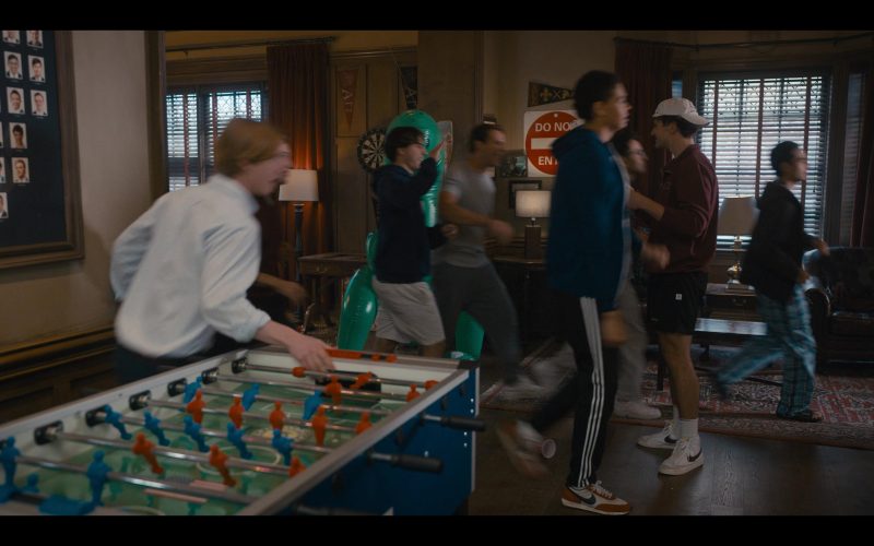 Nike Sneakers in Cruel Intentions S01E06 “Zeta” (2024) (Image 1)