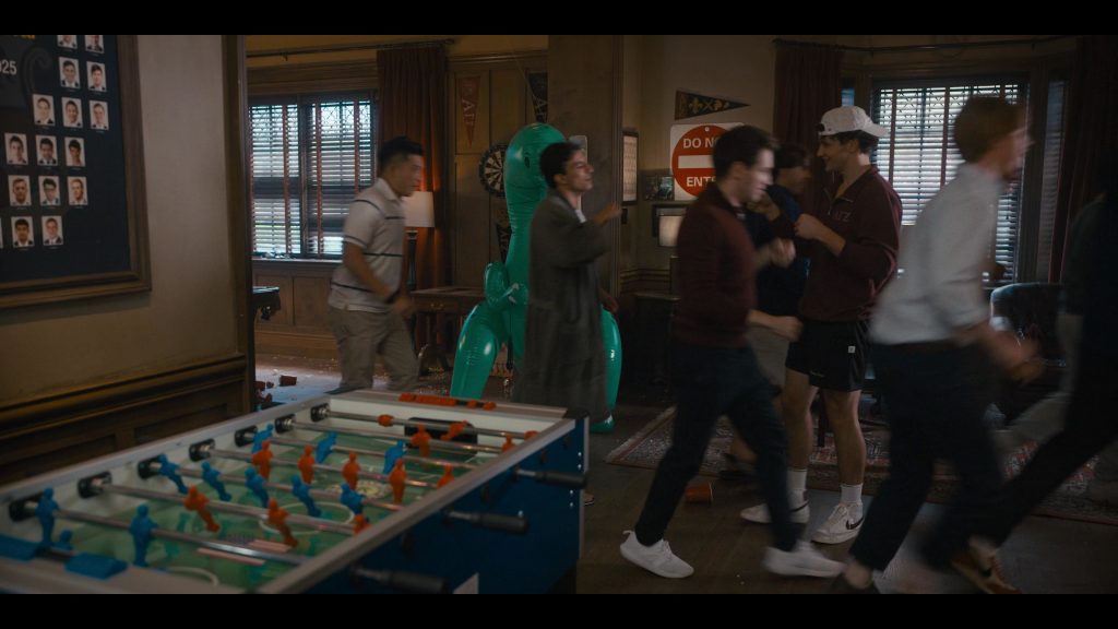 Nike Sneakers in Cruel Intentions S01E06 “Zeta” (2024) (Image 2)
