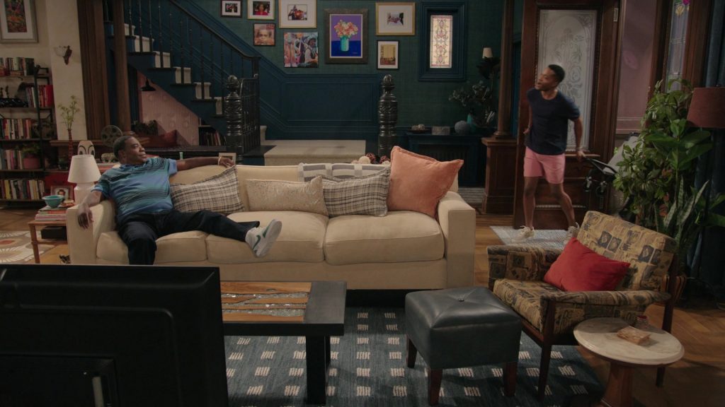 Nike Sneakers in Crutch S01E02 “Crutch to the Rescue” (2025) (Image 3)