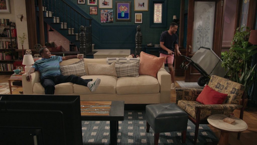 Nike Sneakers in Crutch S01E02 “Crutch to the Rescue” (2025) (Image 4)