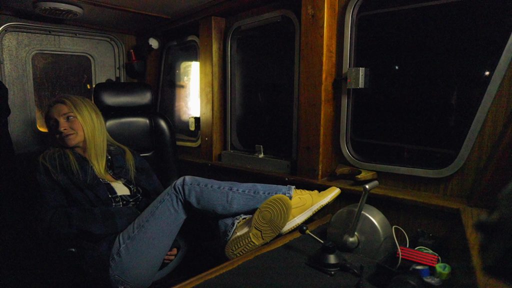 Nike Sneakers in Deadliest Catch S21E02 “Abandon All but Hope” (2025) (Image 4)