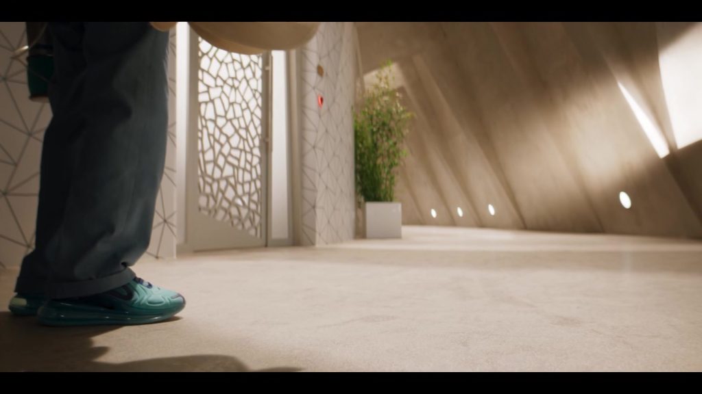 Nike Sneakers in Doctor Who Season 12 Episode 3 “Orphan 55” (2020) (Image 3)