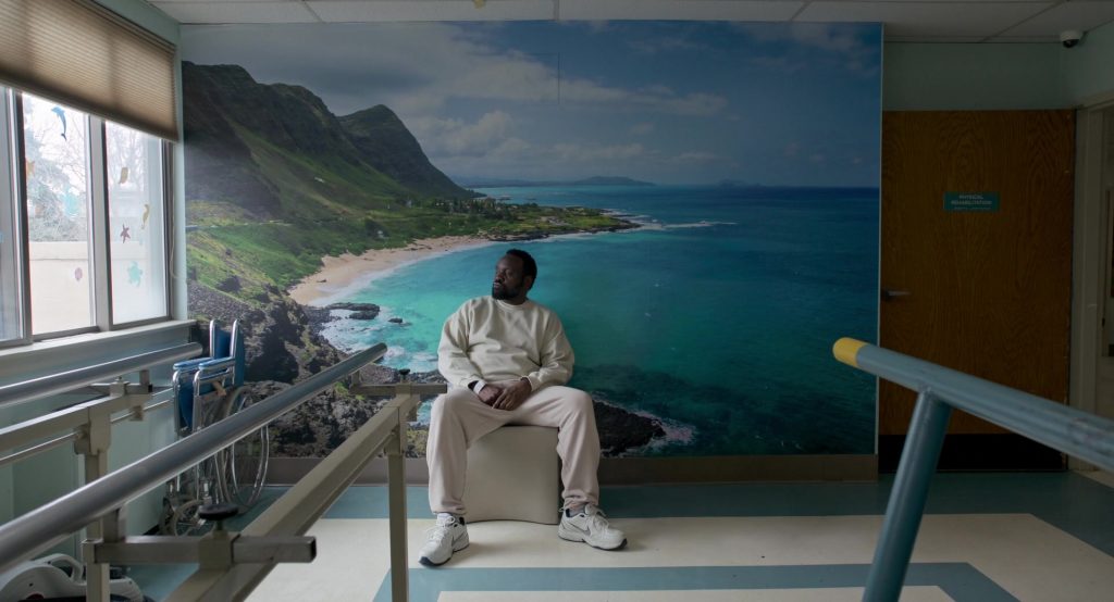 Nike Sneakers in Dope Thief S01E08 “Innocent People” (2025) (Image 11)