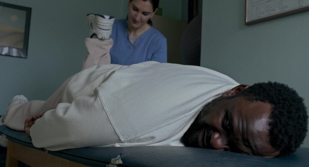 Nike Sneakers in Dope Thief S01E08 “Innocent People” (2025) (Image 2)