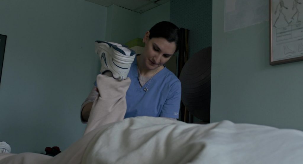 Nike Sneakers in Dope Thief S01E08 “Innocent People” (2025) (Image 30)