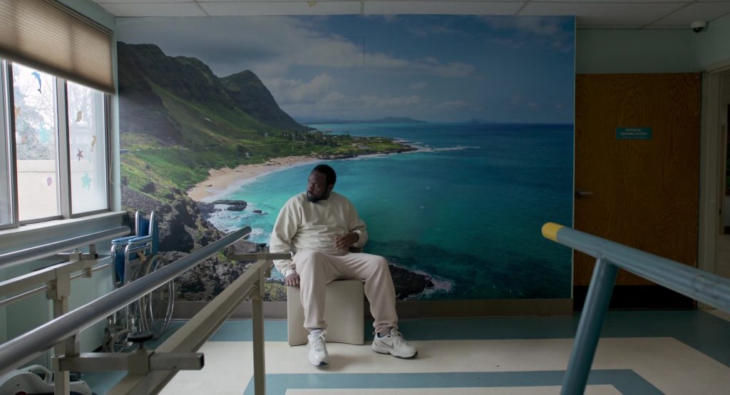 Nike Sneakers in Dope Thief S01E08 “Innocent People” (2025) (Image 7)