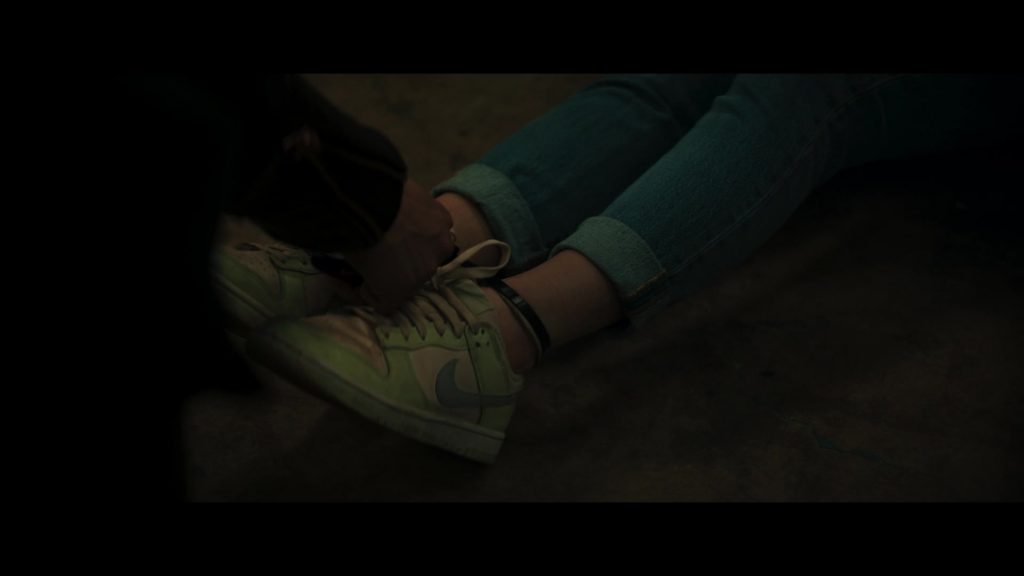 Nike Sneakers in Echo S01E03 “Tuklo” (2024) (Image 1)